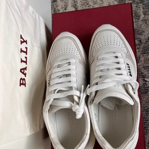 Bally Classic White Leather Sneakers - Picture 4 of 17